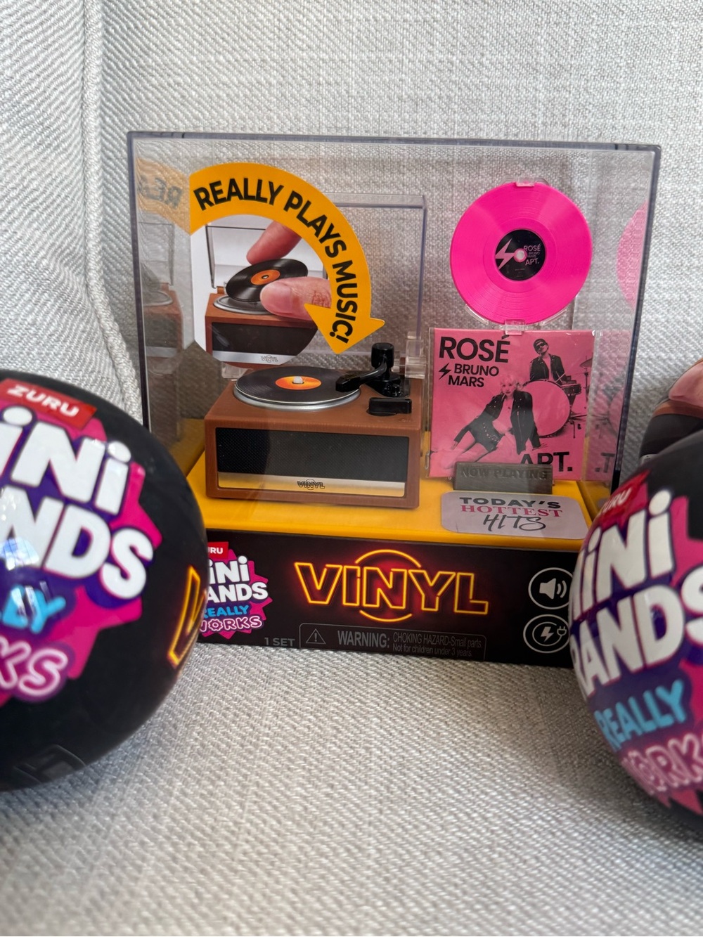 Mini Brands Really Works Vinyl Playset Series 1 with 2 Capsules NEW